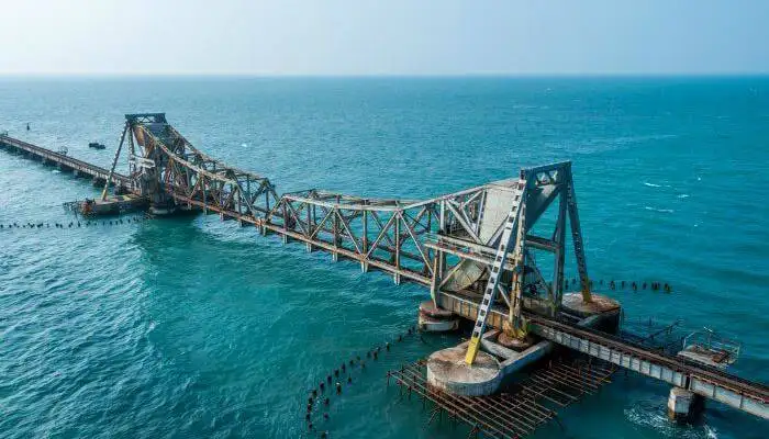 A train passing over the Annai Indira Gandhi Road Bridge in Rameshwaram