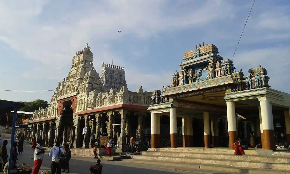Thiruvalluvar Statue kanyakumari